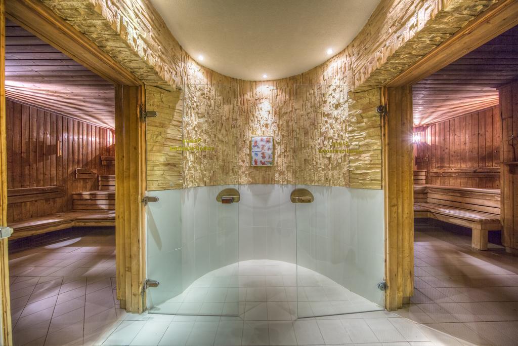Hotel Golebiewski วีสวา ภายนอก รูปภาพ