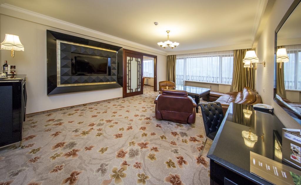 Hotel Golebiewski วีสวา ภายนอก รูปภาพ