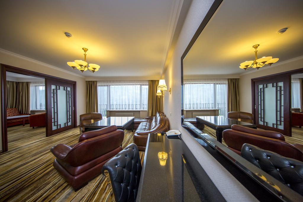 Hotel Golebiewski วีสวา ภายนอก รูปภาพ