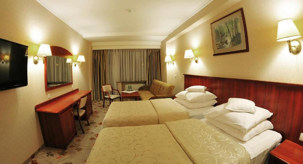 Hotel Golebiewski วีสวา ภายนอก รูปภาพ