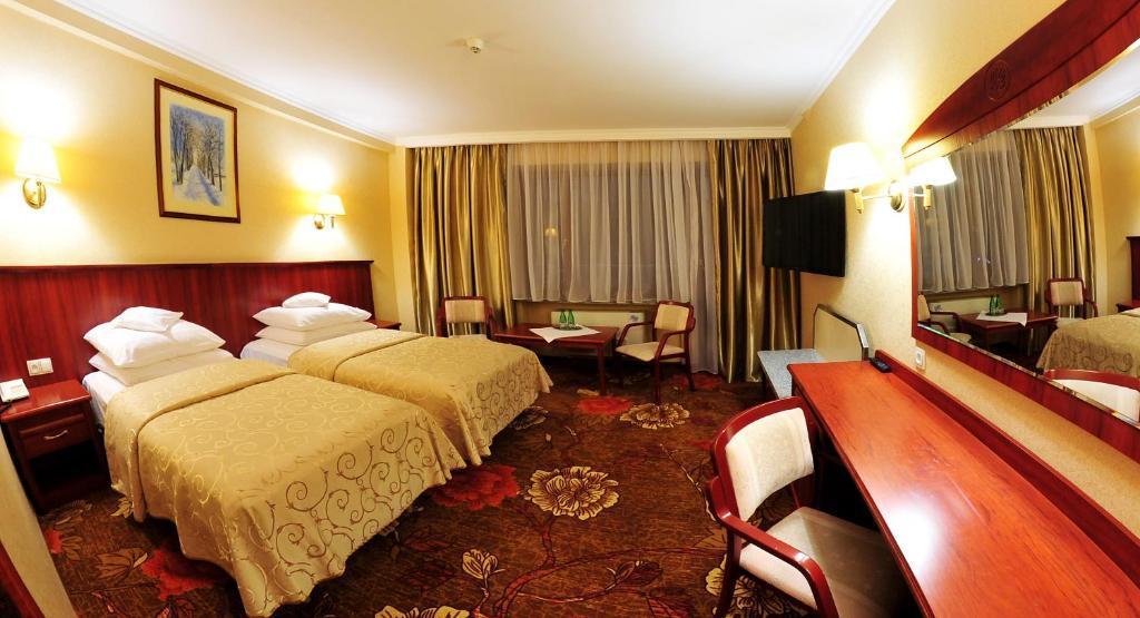 Hotel Golebiewski วีสวา ภายนอก รูปภาพ